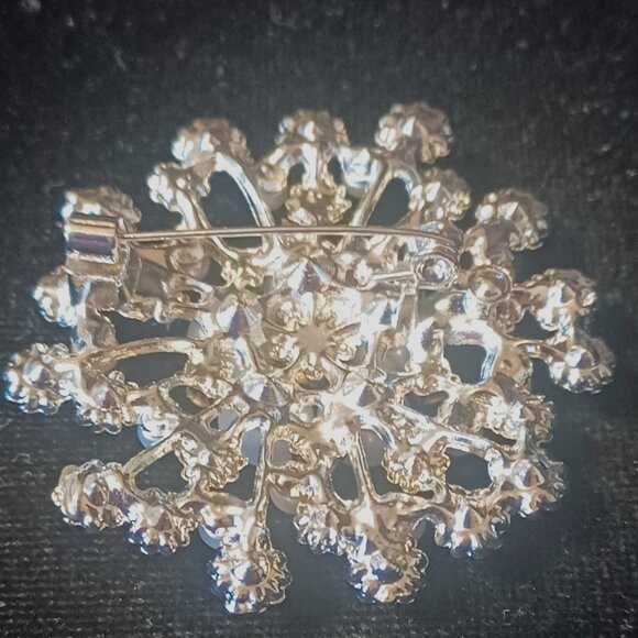 Rhinestone & Pearl  Brooch - Picture 2 of 4